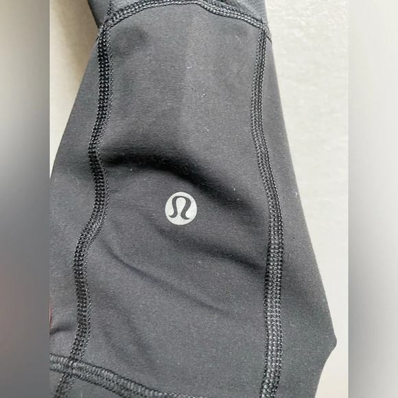 Lululemon Athletica cropped leggings Sz 6 - Picture 10 of 14